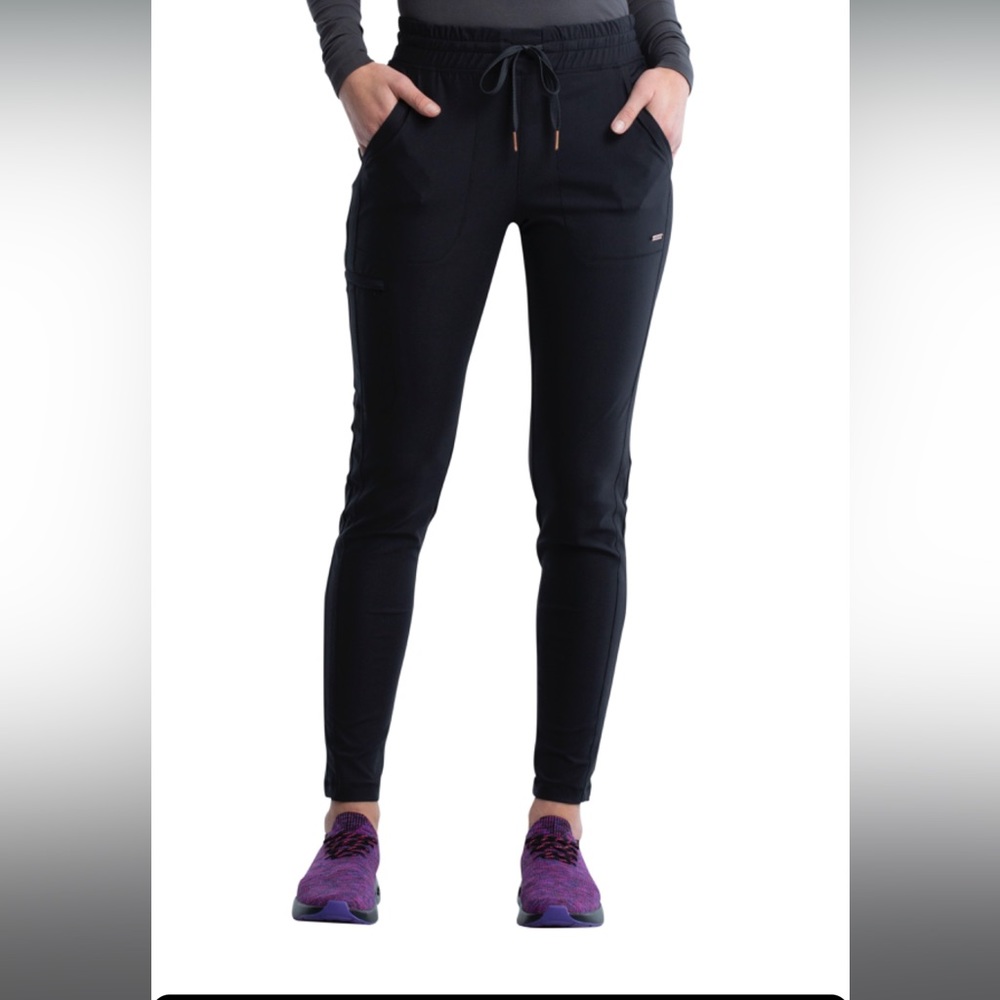 Cherokee Form women’s medium scrub set, black